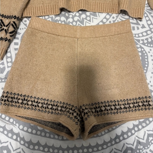 Matching sweater set - Picture 3 of 5